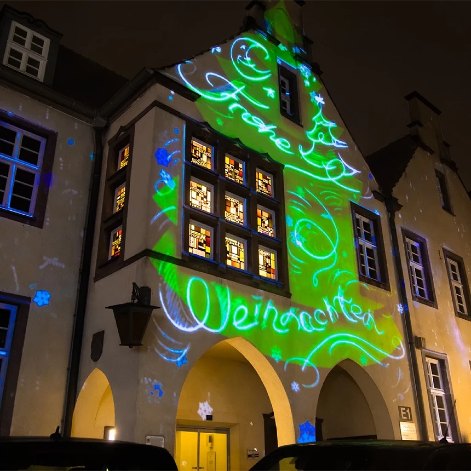 Fassadenillumination Weihnachtsmarkt Halle Westfalen