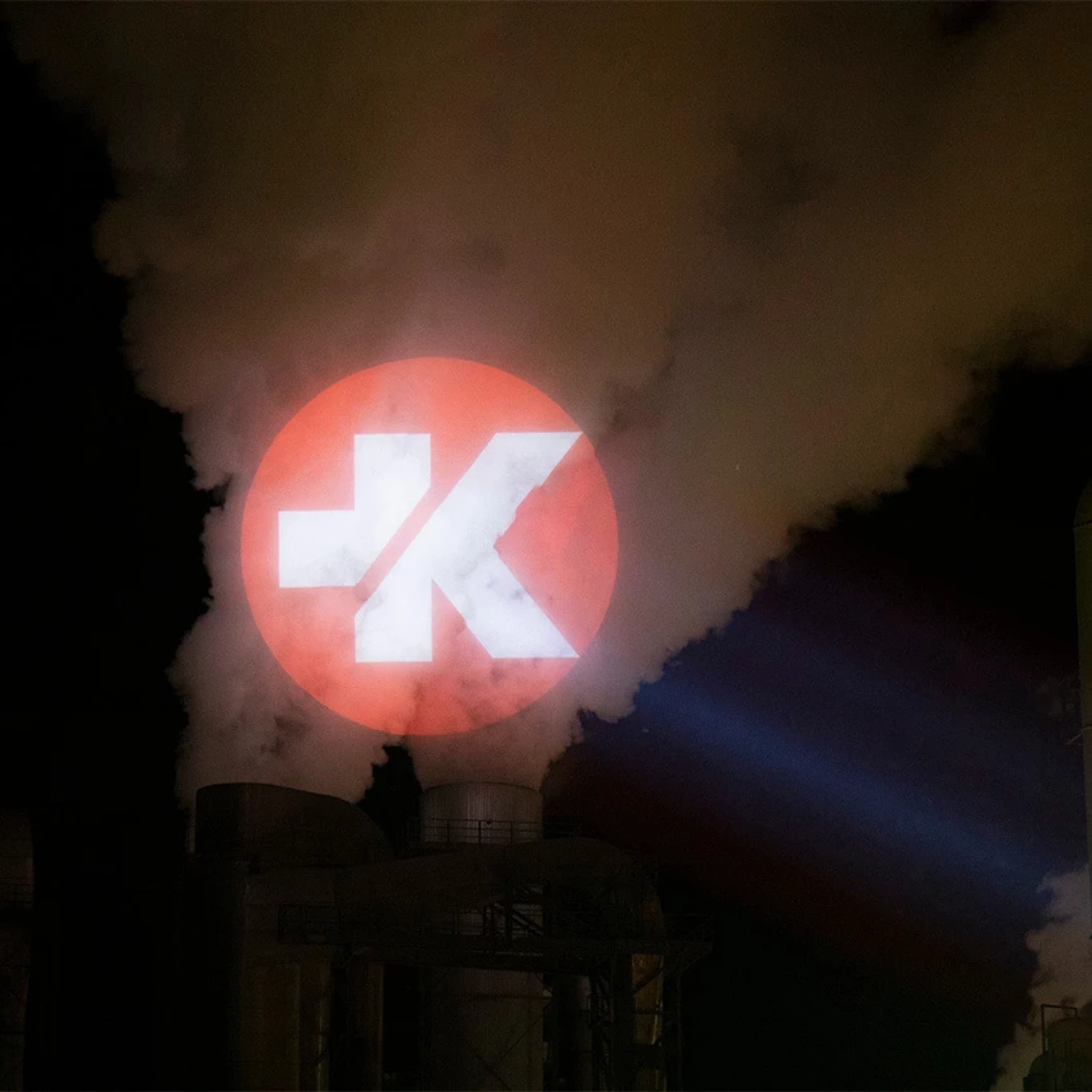 Logoprojektion Hochregallager Swiss Krono