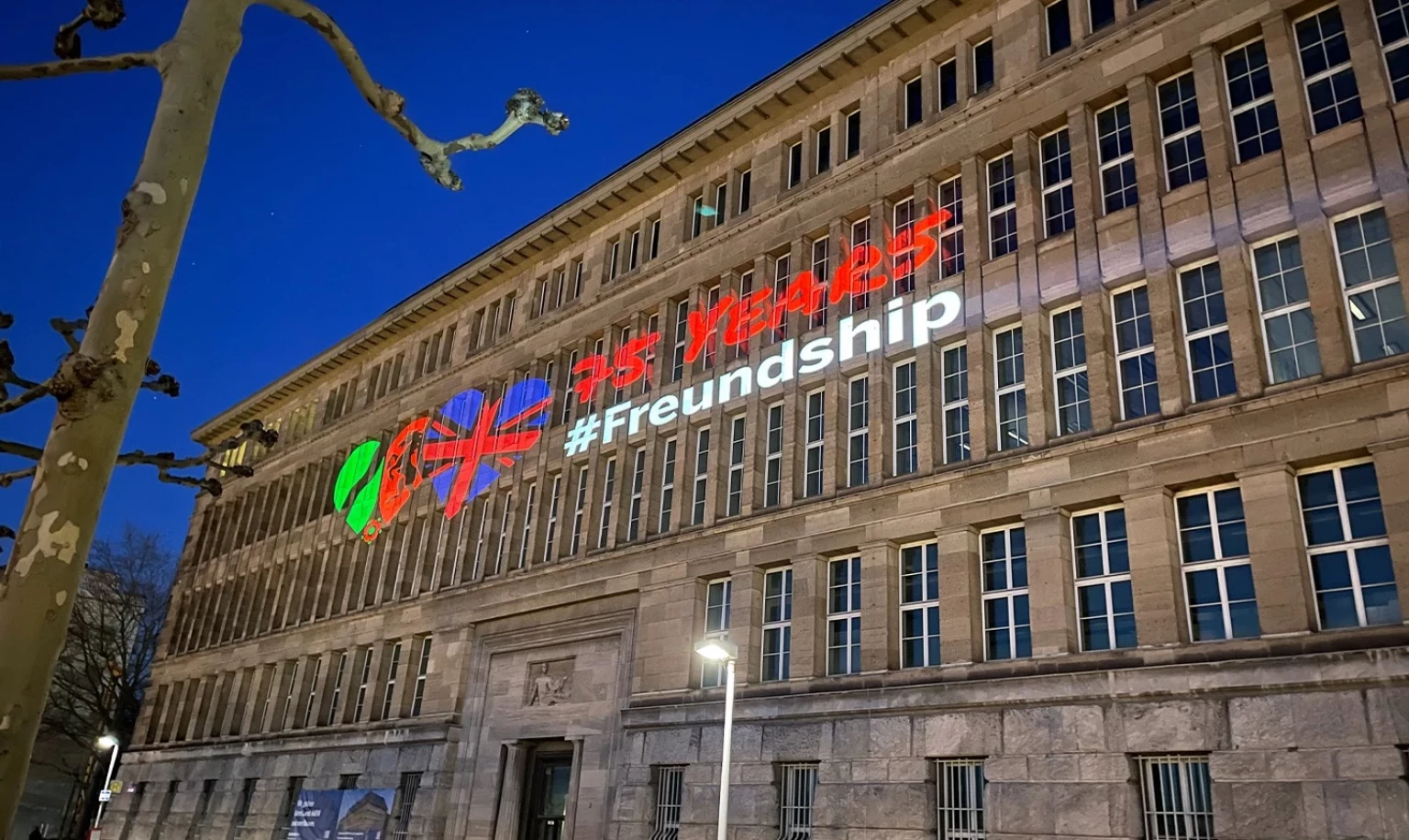 Logoprojektion Staatskanzlei Nordrhein-Westfalen